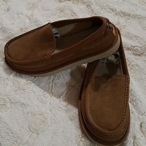 Size 11 Ugg brown suede shoes